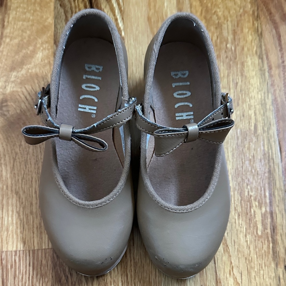 Bloch Tan Mary Jane Tap Shoes with Bow